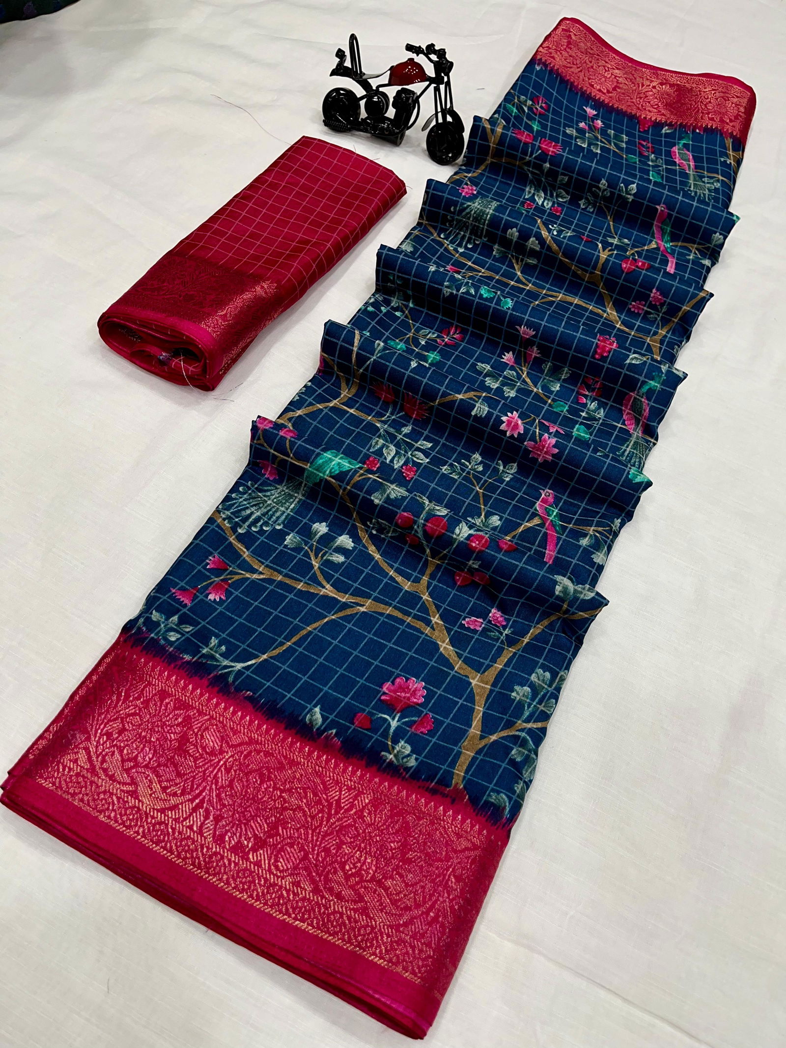 Wow Hit Antic Designer Printed Dola Silk Non Catalog Saree Wholesale Online
